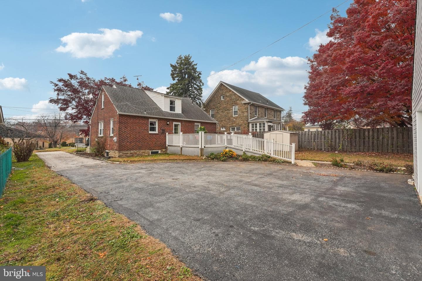 203 S Oak Avenue photo 23