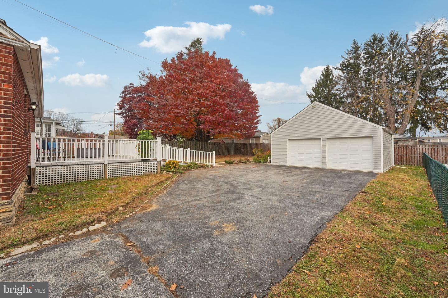 203 S Oak Avenue photo 24