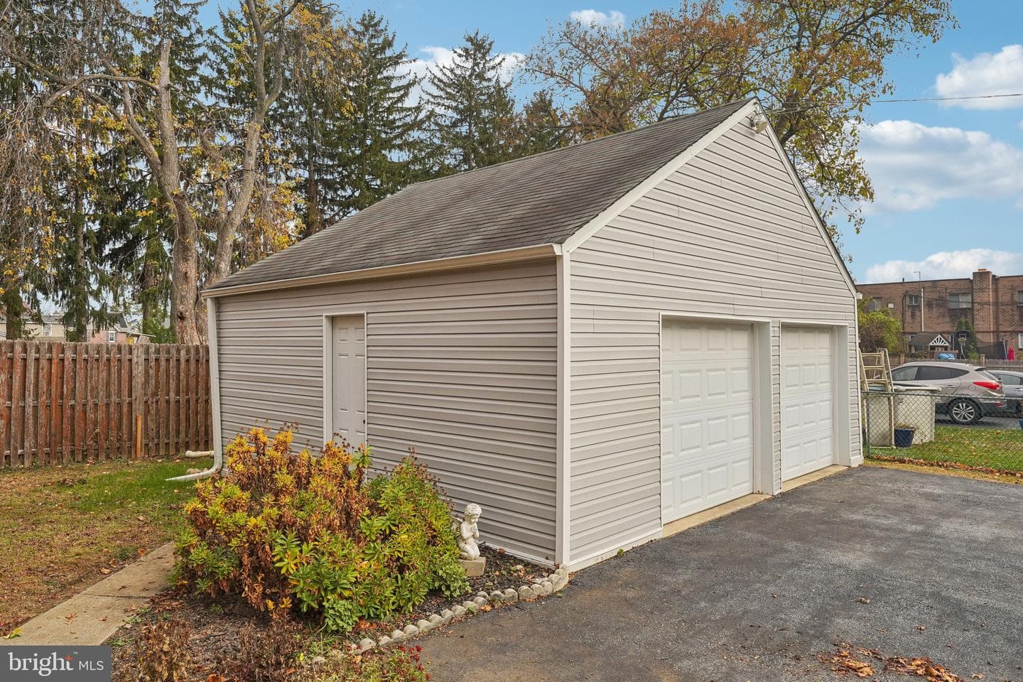 203 S Oak Avenue photo 26