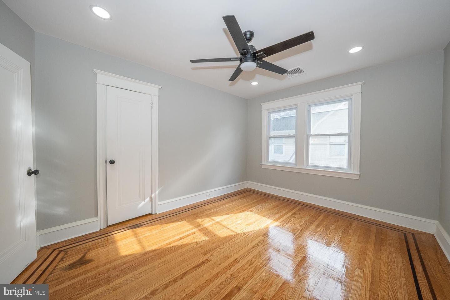 1029 Belfield Avenue photo 40