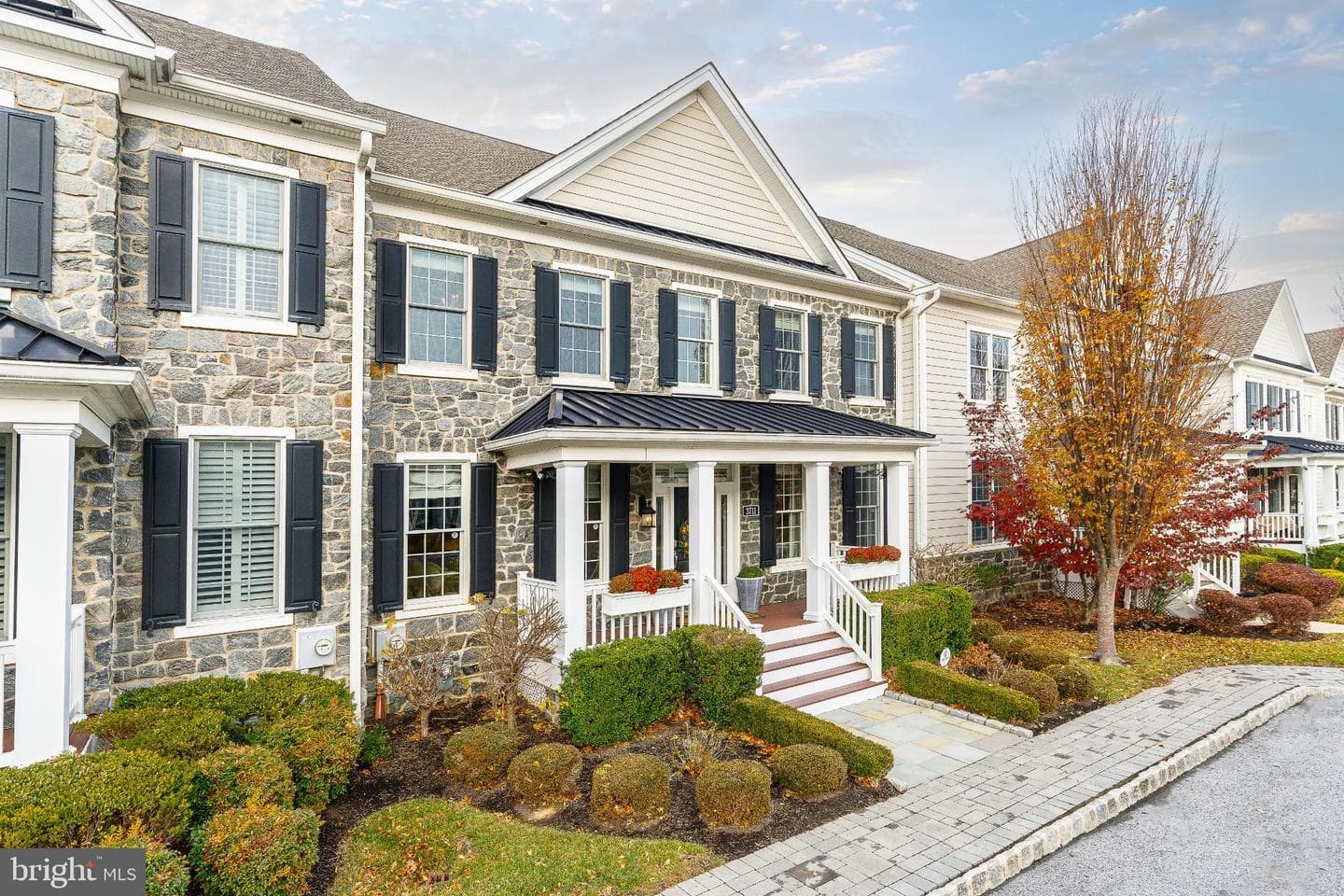 3711 Liseter Gdns photo 2
