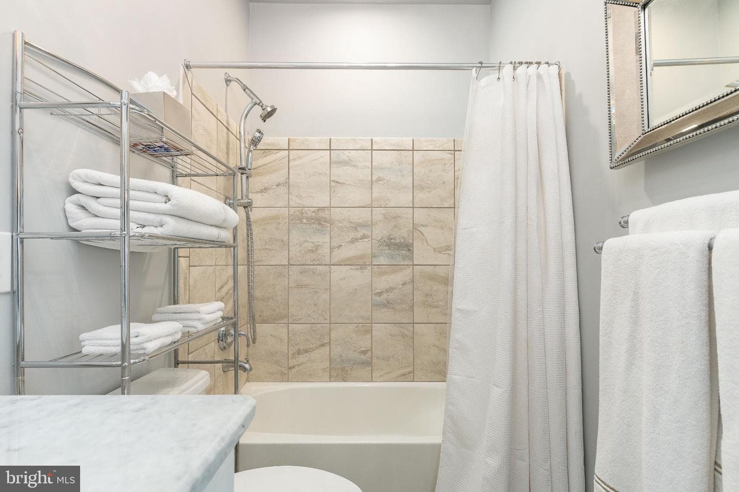 3711 Liseter Gdns photo 37