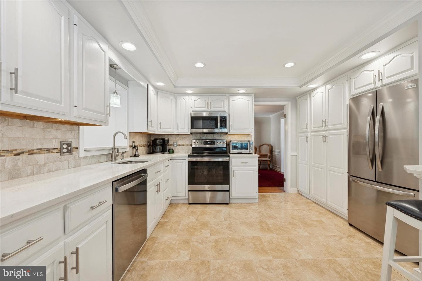 147 Snyder Lane photo 7