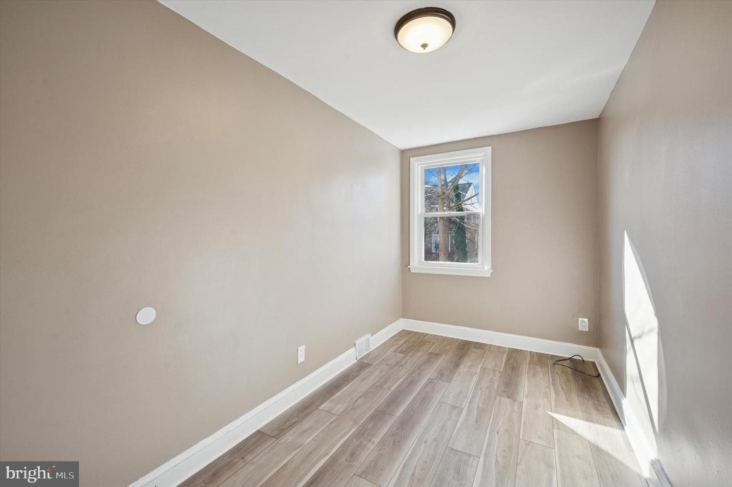 1228 Bryan Street photo 13