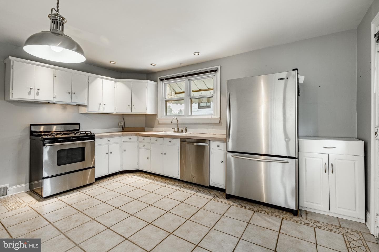 301 2nd Avenue photo 10