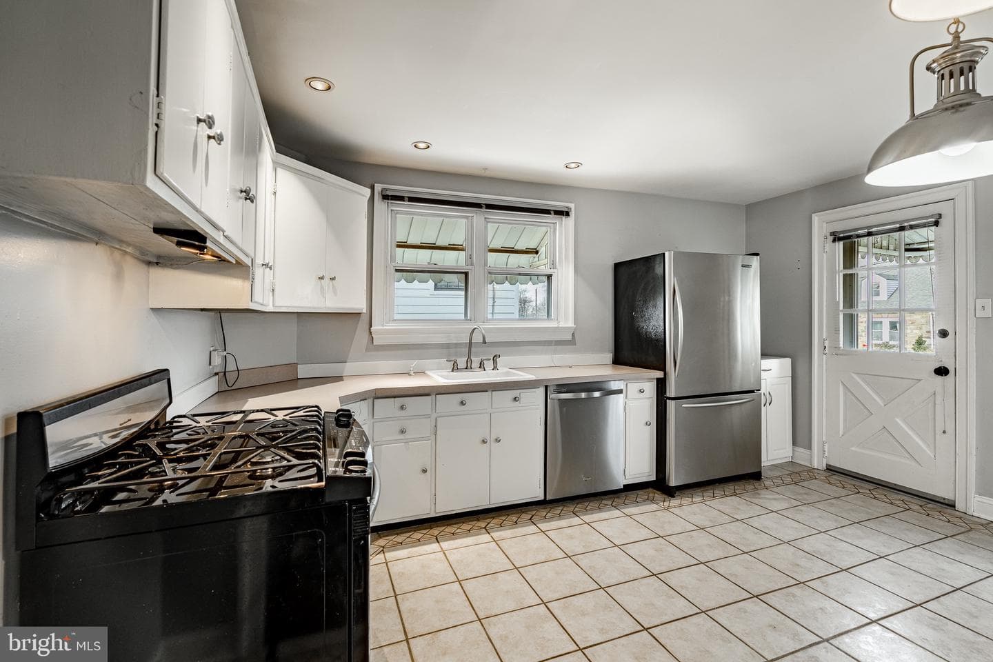 301 2nd Avenue photo 12