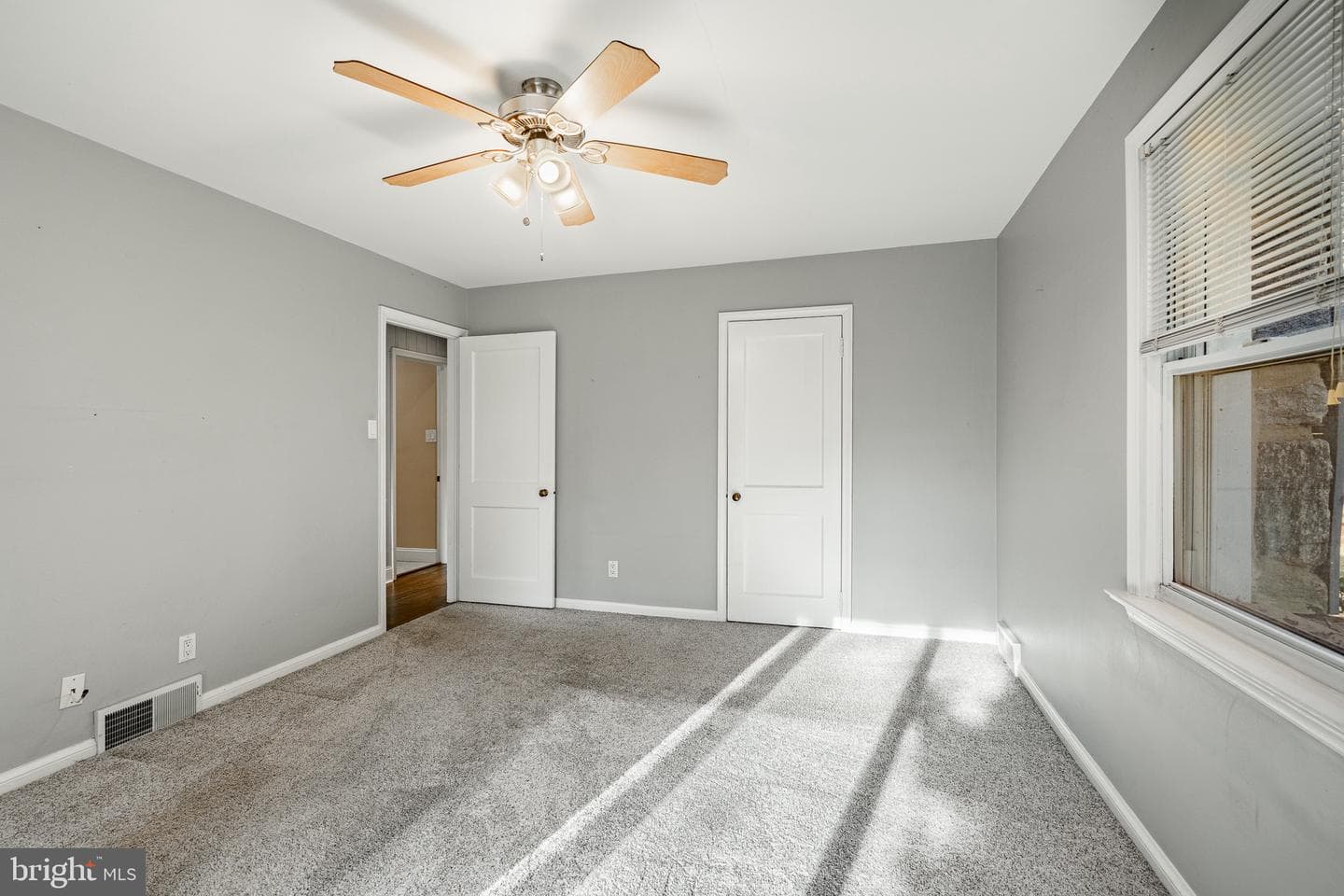 301 2nd Avenue photo 17