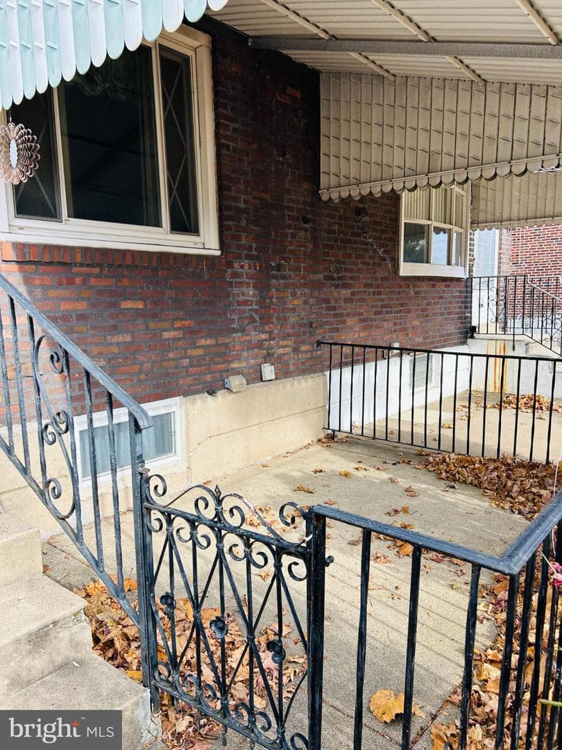 5226 Gramercy Drive photo 2