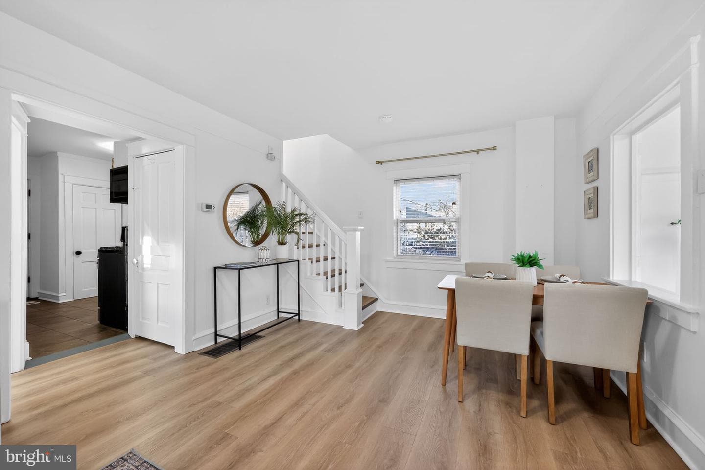 446 Vernon Street photo 15