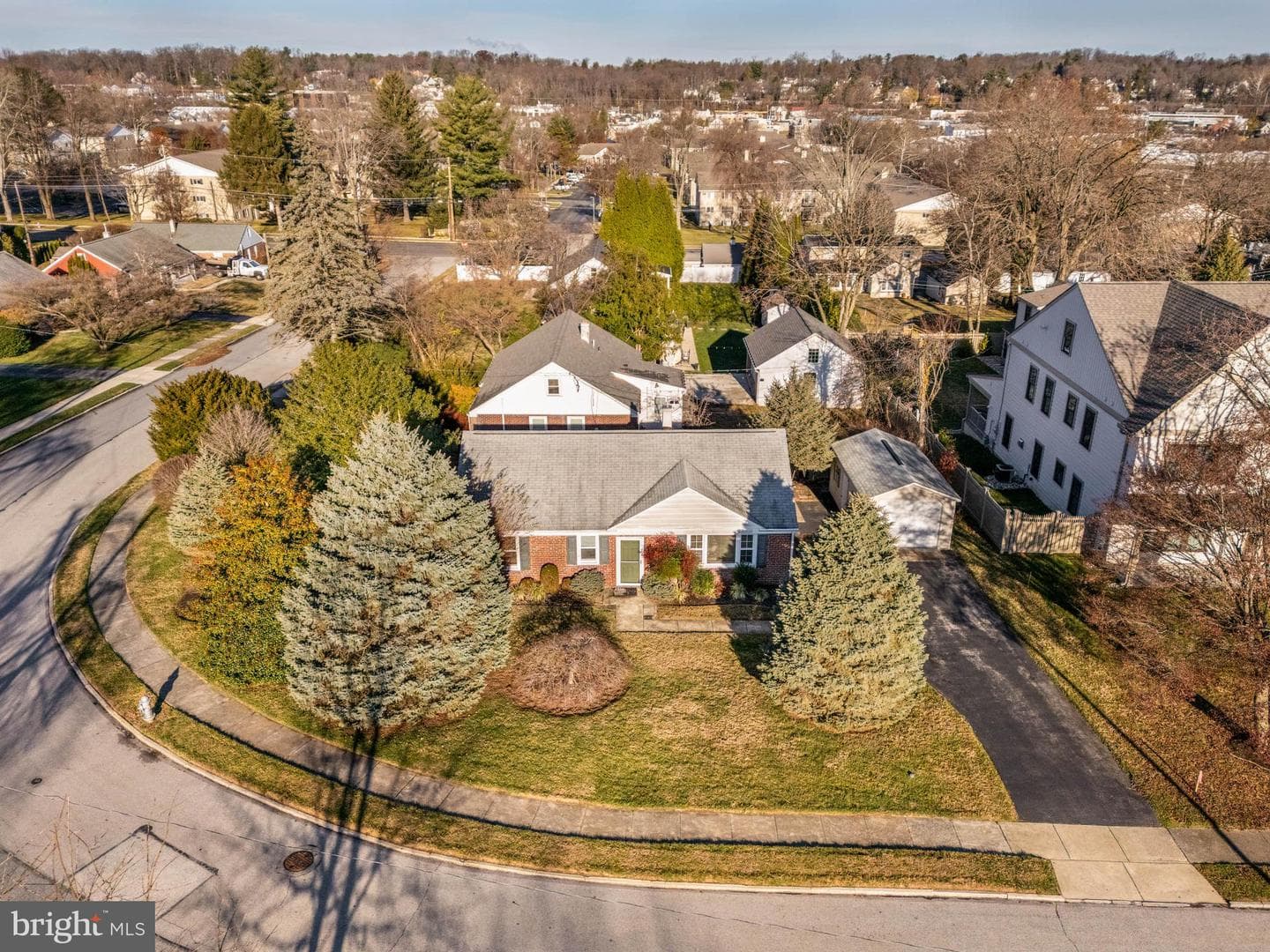 22 Longwood Drive photo 1