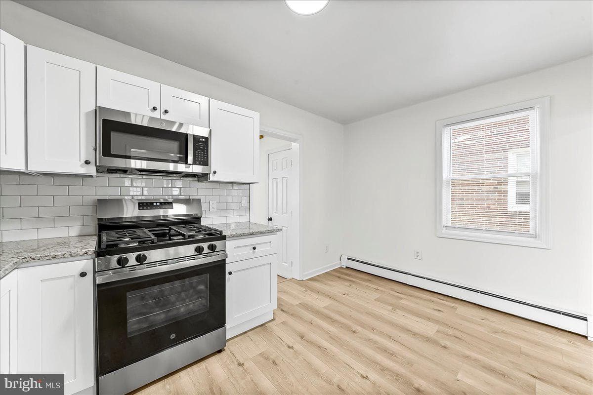 242 Seneca Street photo 13