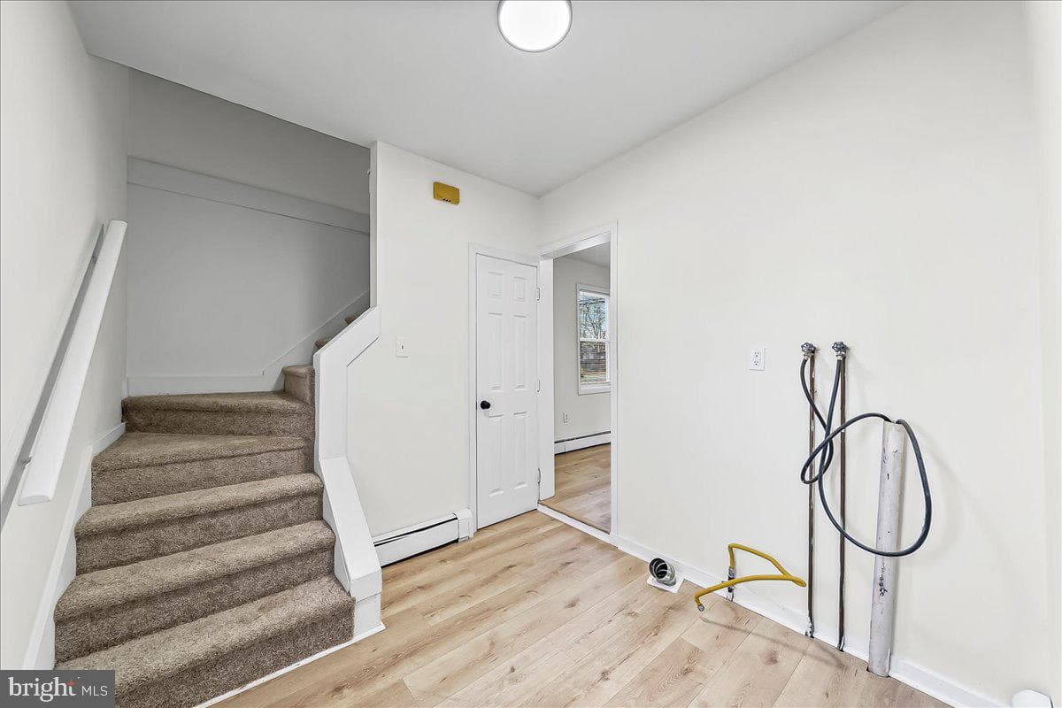 242 Seneca Street photo 15