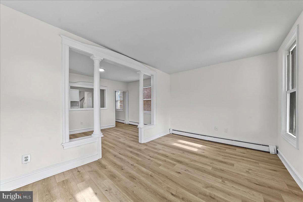 242 Seneca Street photo 3