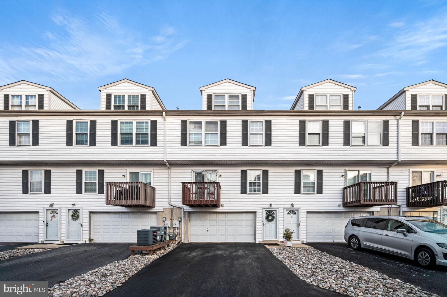 15 Riverwatch Court photo 1