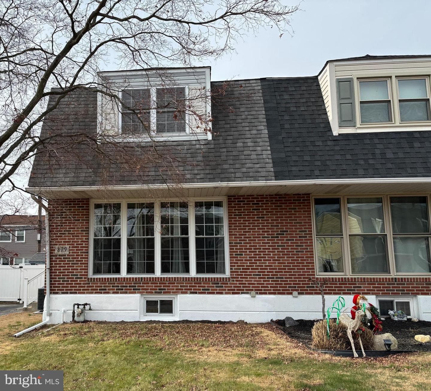 829 Hood Road photo 2