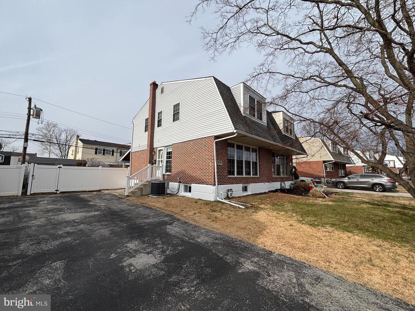 829 Hood Road photo 3