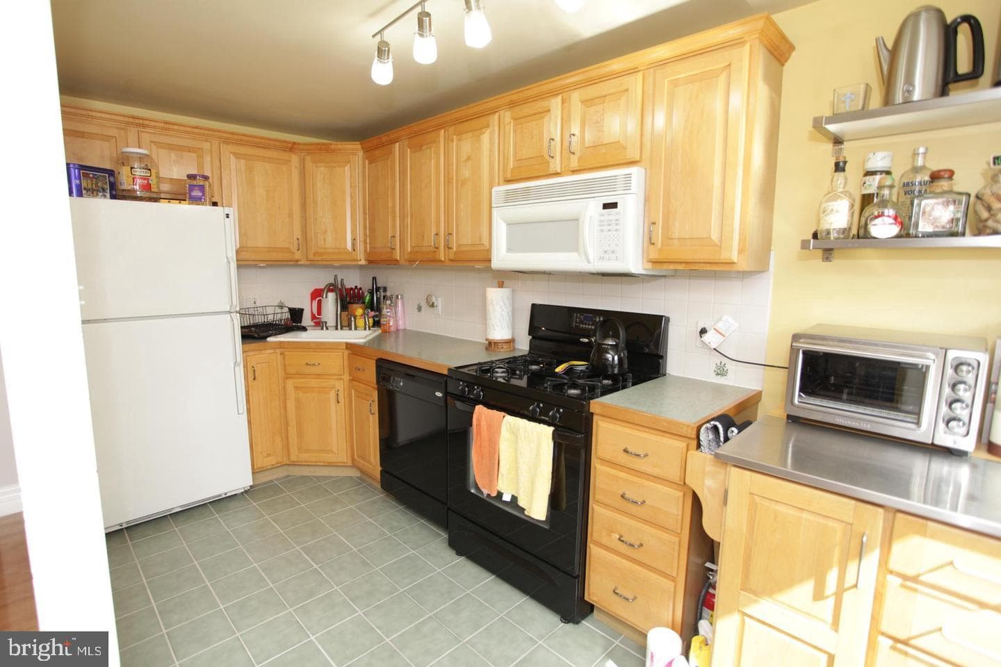 414 Rively Avenue photo 10