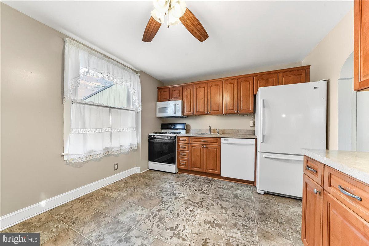 217 Blunston Avenue photo 11