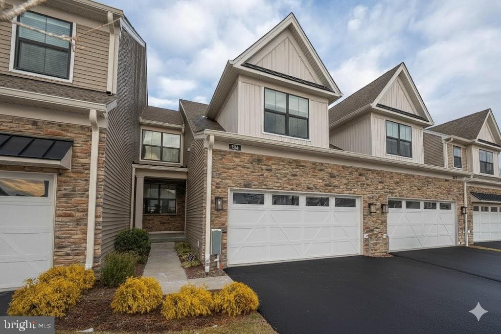 724 Switchman Road photo 1