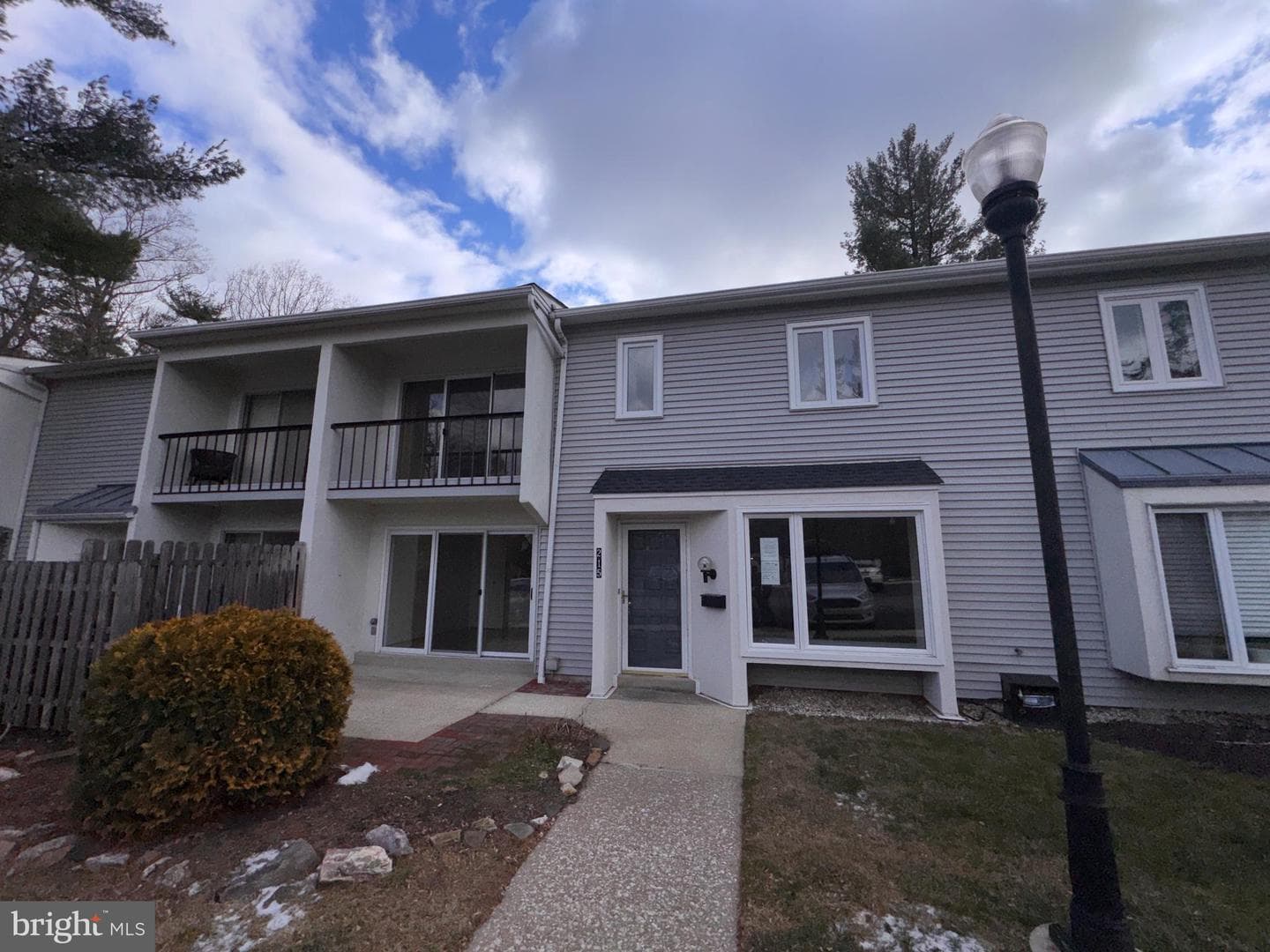 215 E Chelsea Circle photo 1