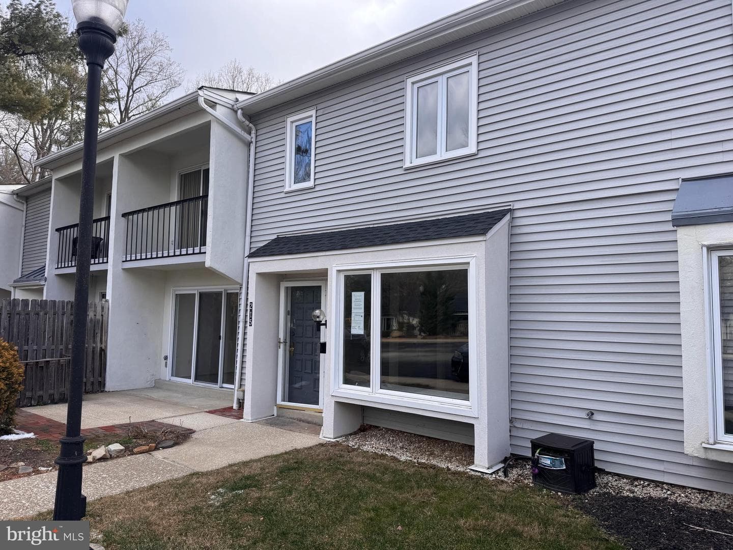 215 E Chelsea Circle photo 3