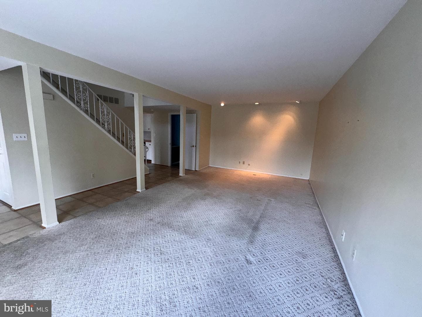 215 E Chelsea Circle photo 5
