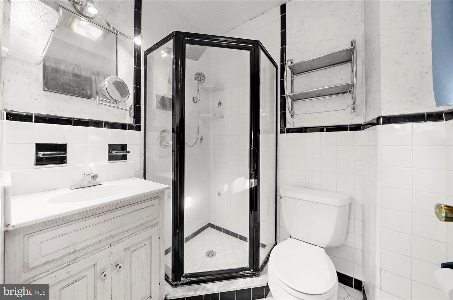 303 Perry Street photo 15