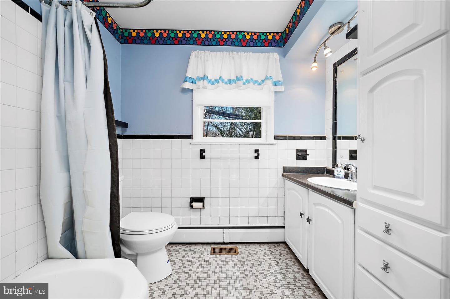 303 Perry Street photo 20