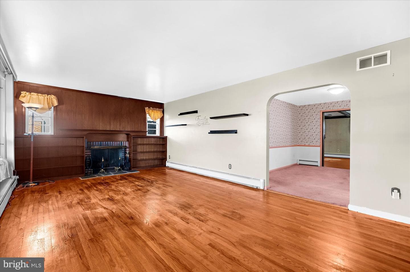303 Perry Street photo 3