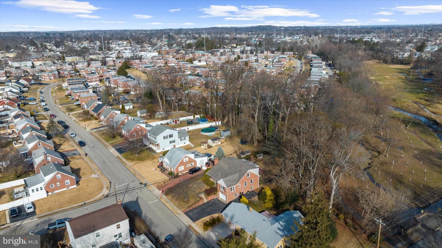 303 Perry Street photo 38