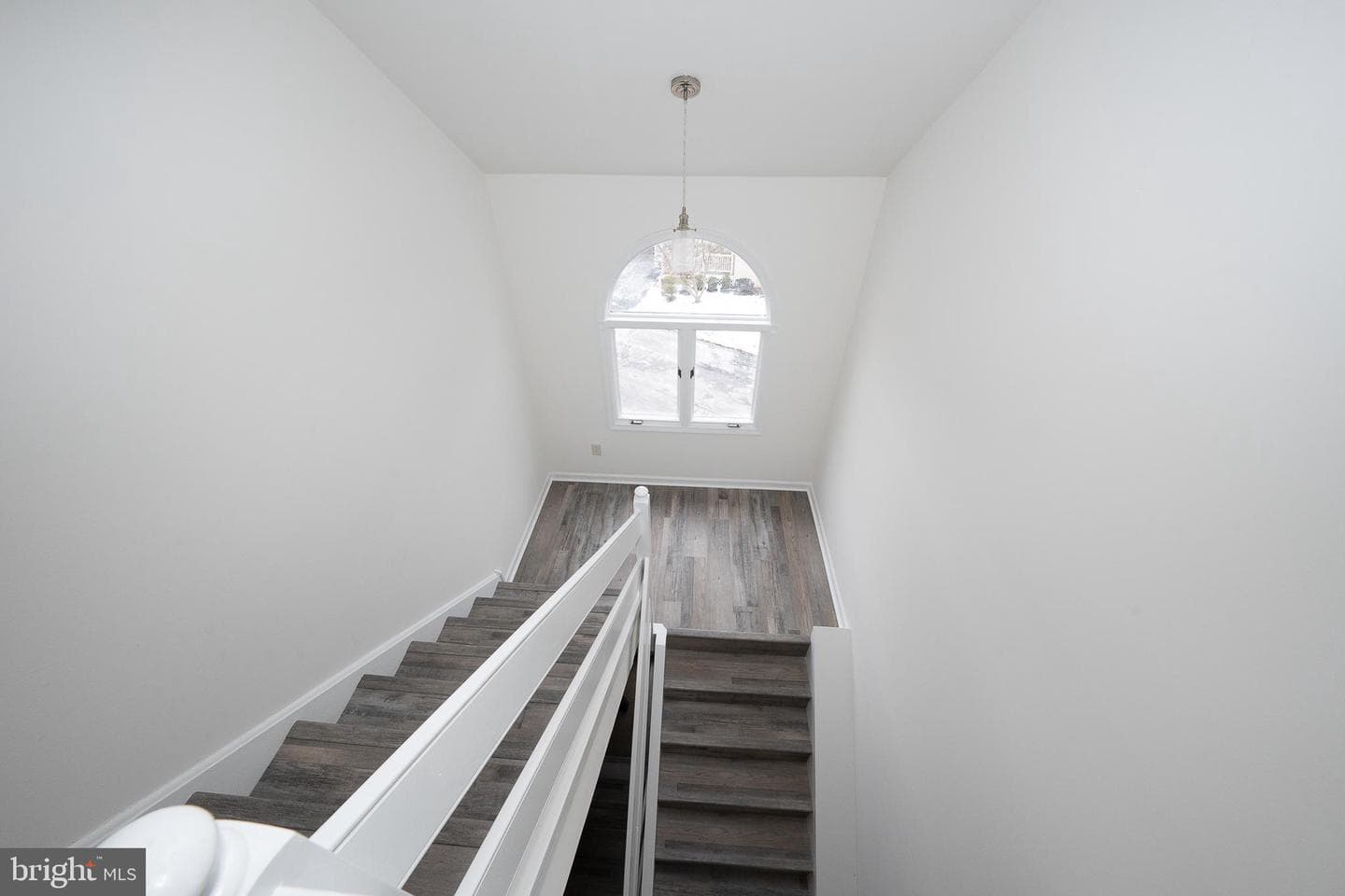 514 Waters Edge photo 15