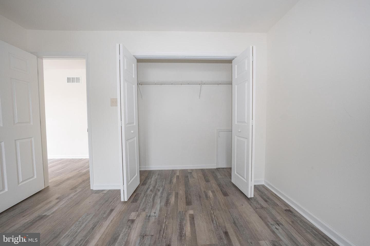514 Waters Edge photo 18