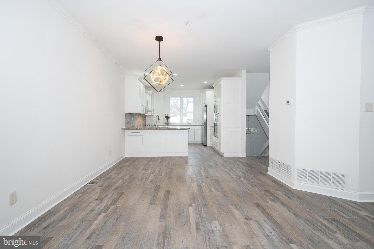514 Waters Edge photo 9