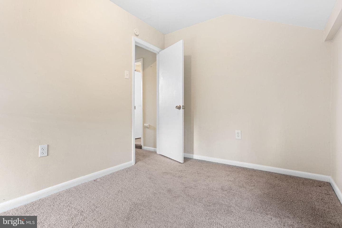 224 S Pennell Road photo 18