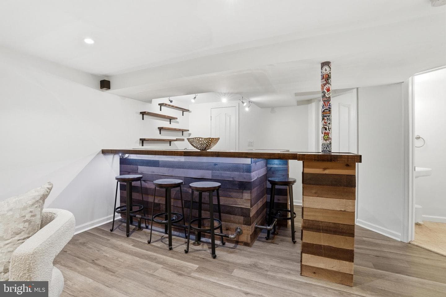 1045 Edgerton Road photo 36