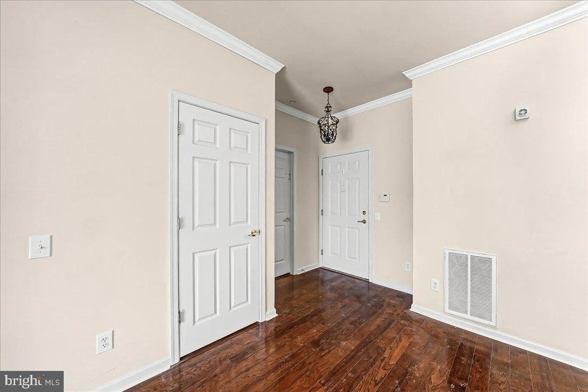 4209 Poplar Street photo 6
