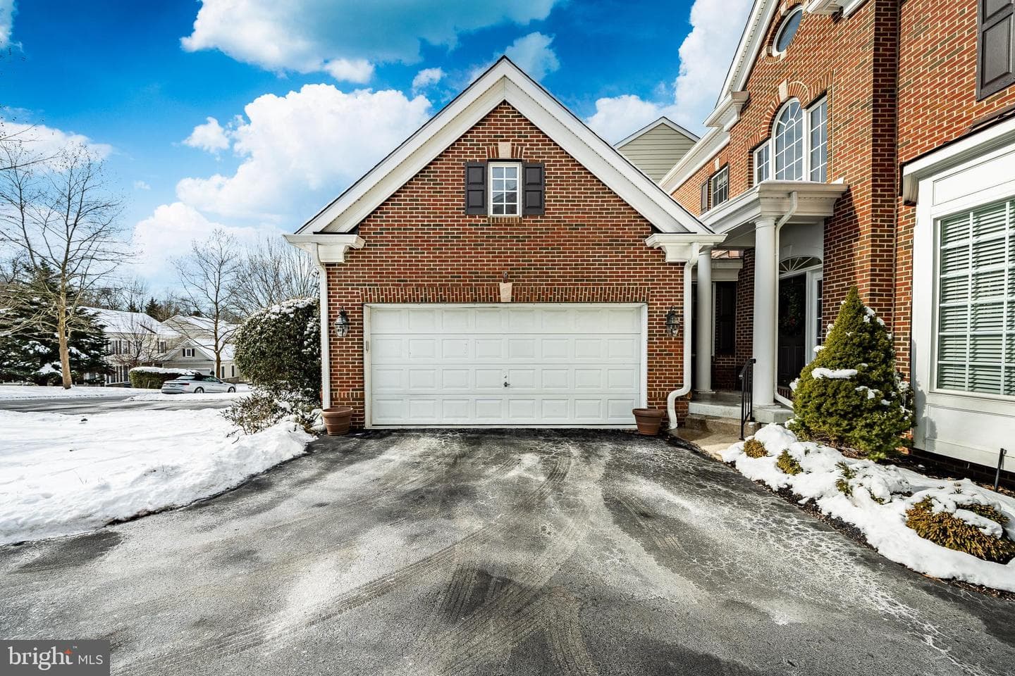 115 Camelot Lane photo 3