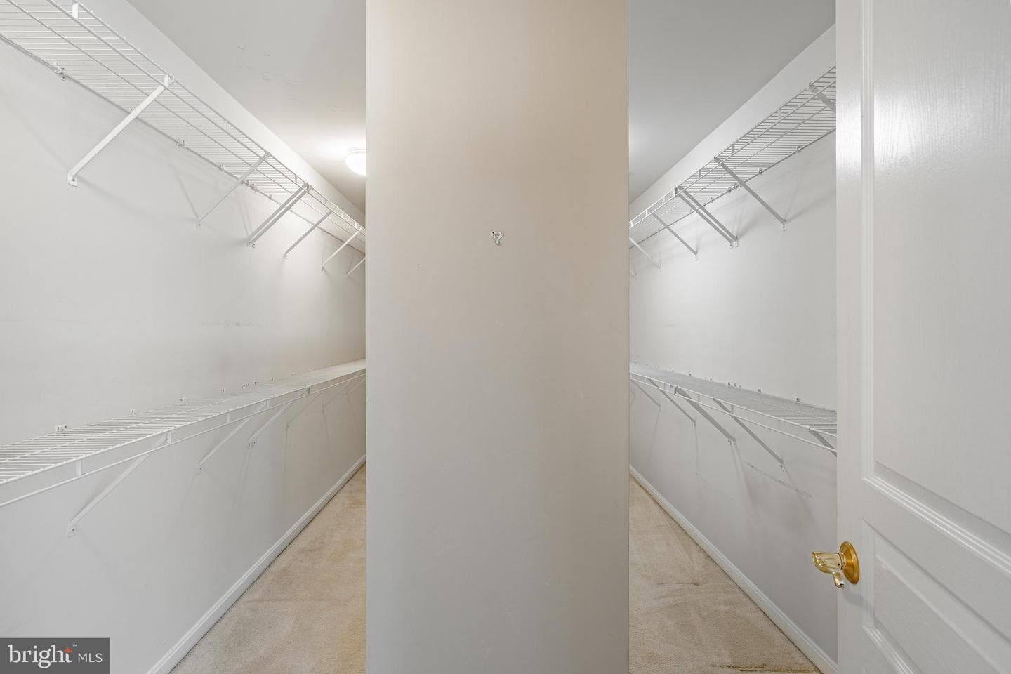 115 Camelot Lane photo 31
