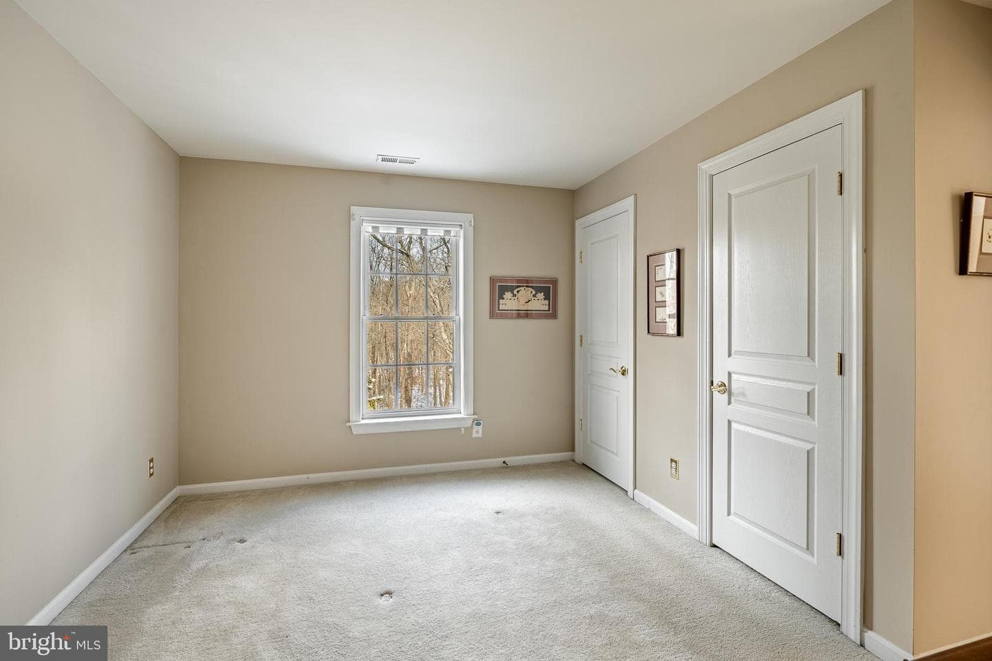 115 Camelot Lane photo 34