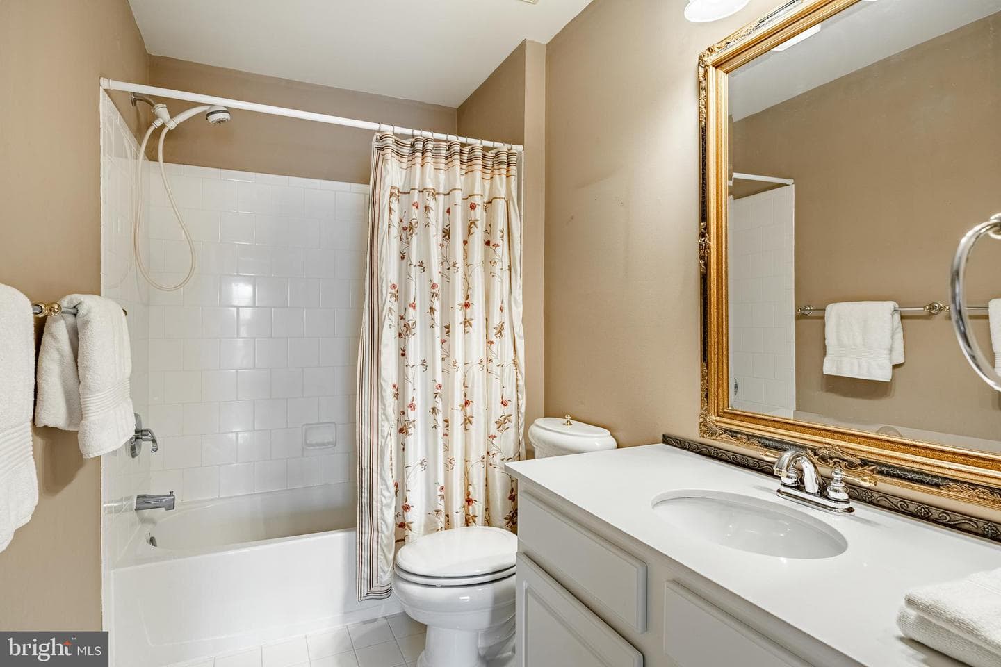 115 Camelot Lane photo 37