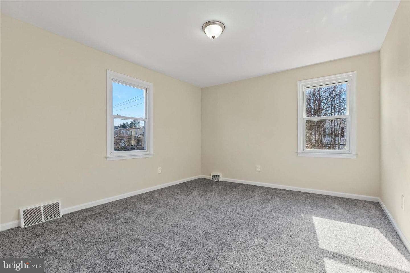 856 Martin Avenue photo 11