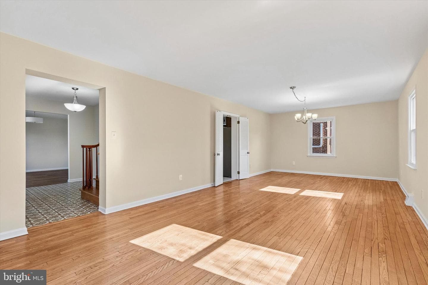856 Martin Avenue photo 4