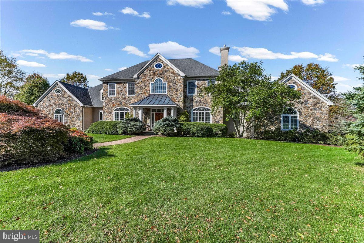 411 Webb Road photo 2