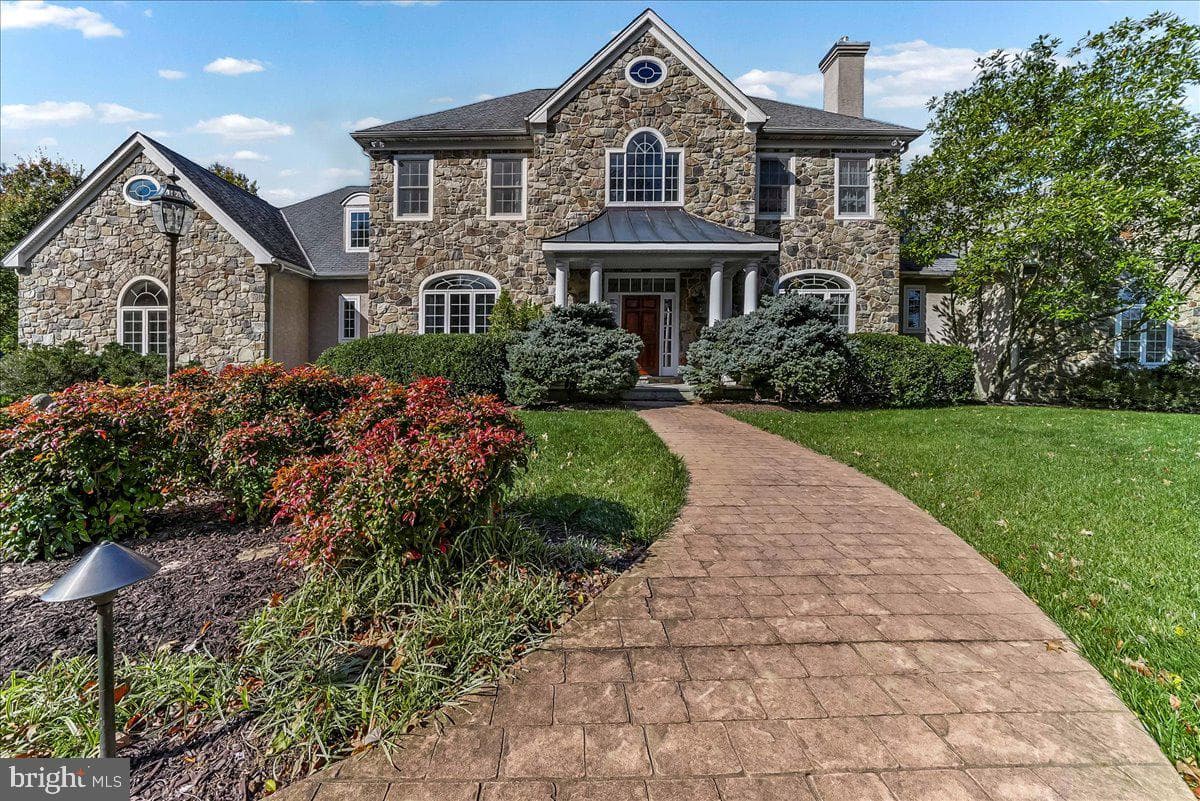 411 Webb Road photo 6