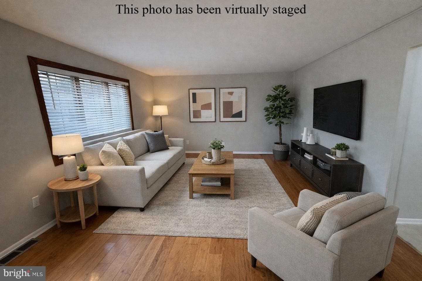 745 Windsor Place photo 10