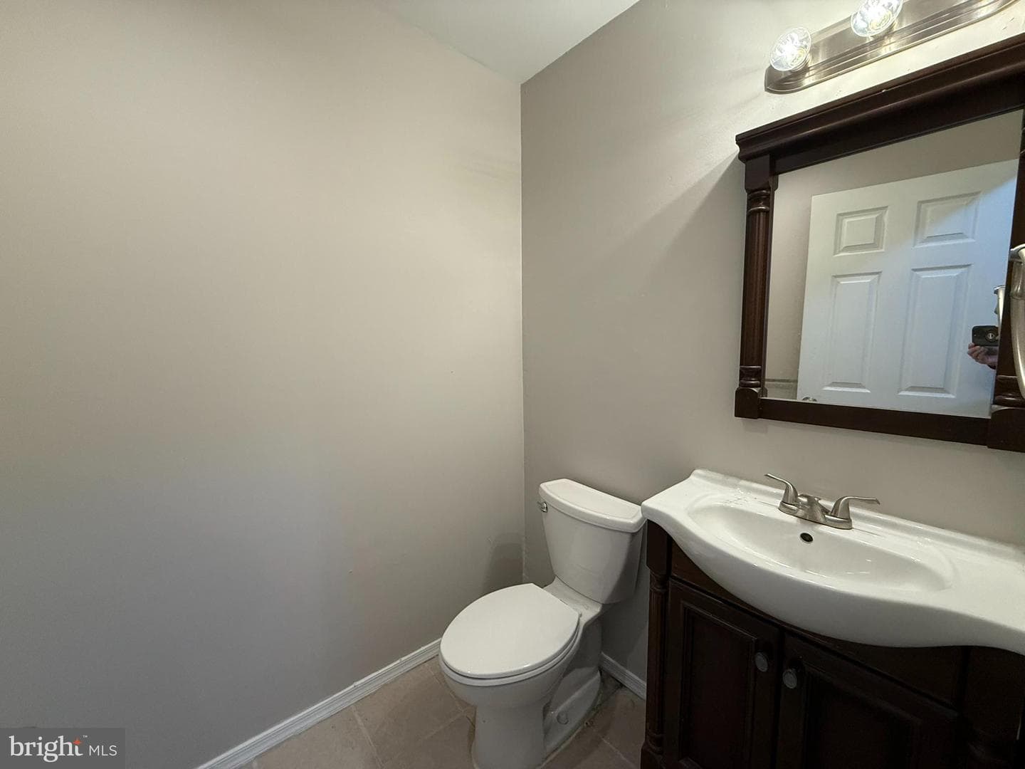 745 Windsor Place photo 12