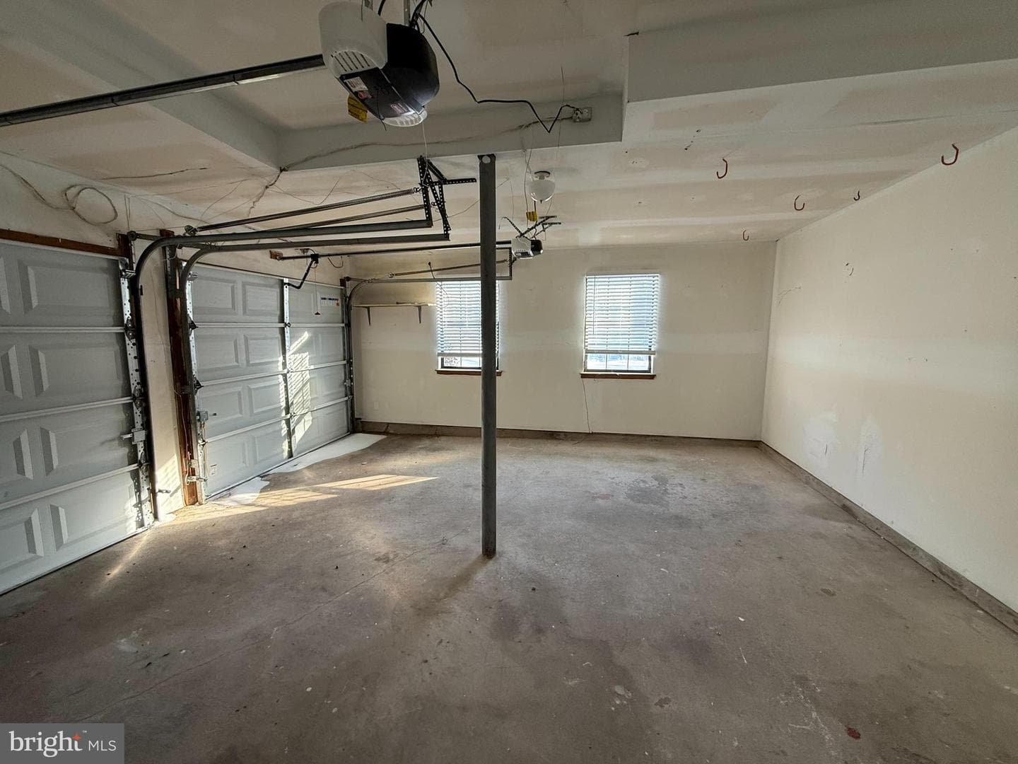 745 Windsor Place photo 14