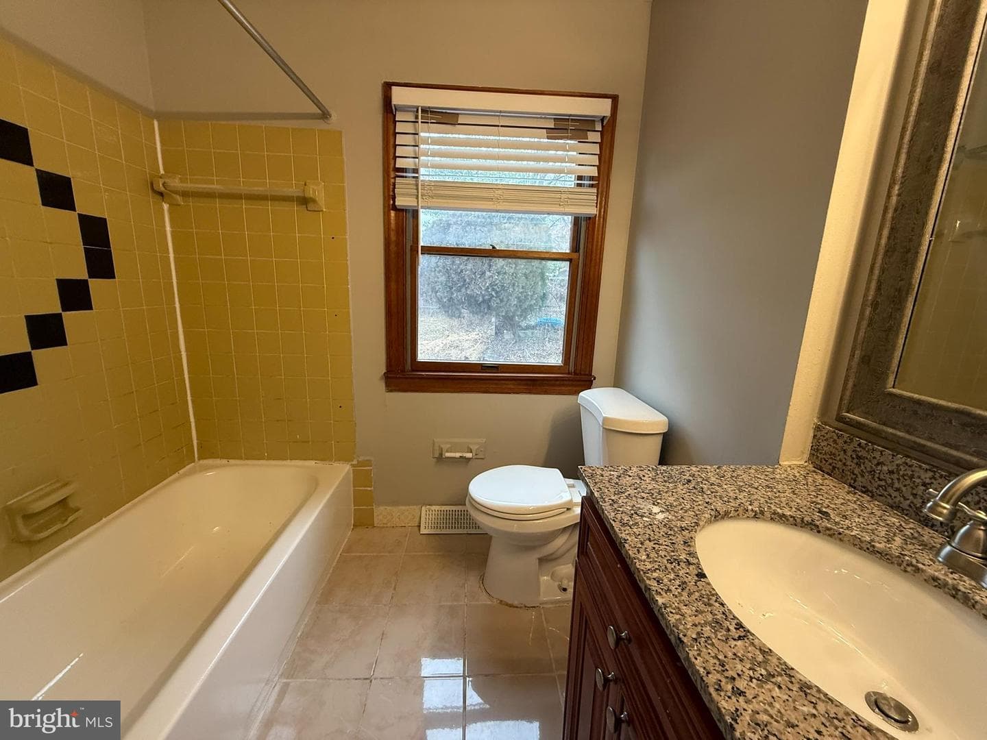 745 Windsor Place photo 18