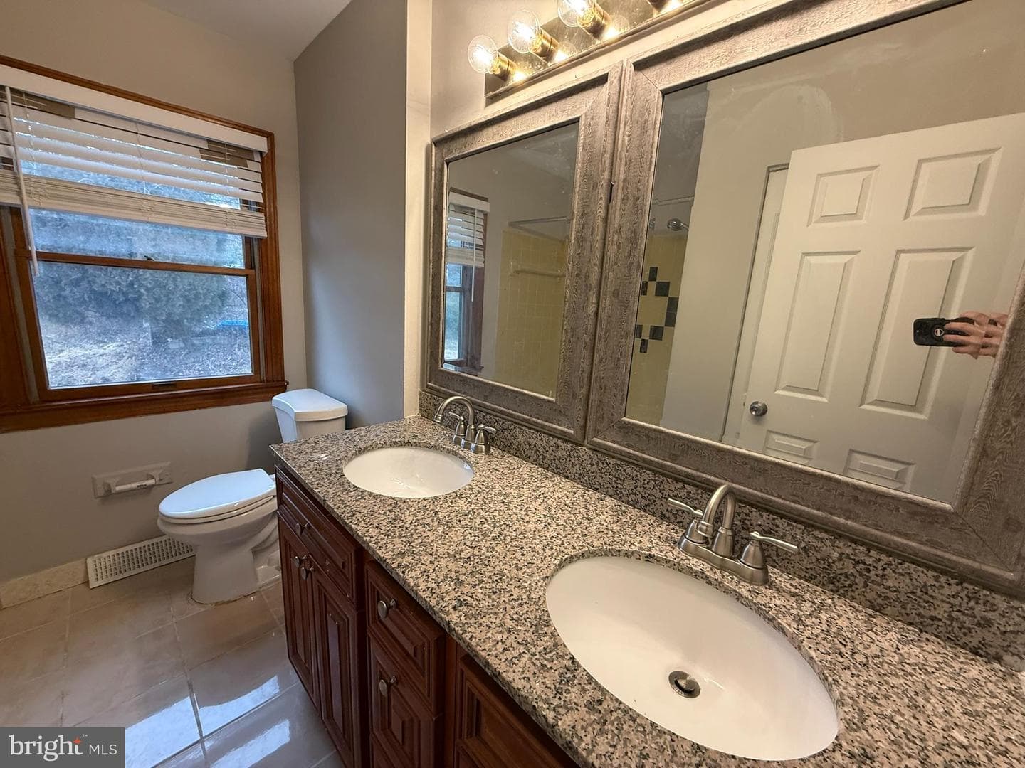 745 Windsor Place photo 19