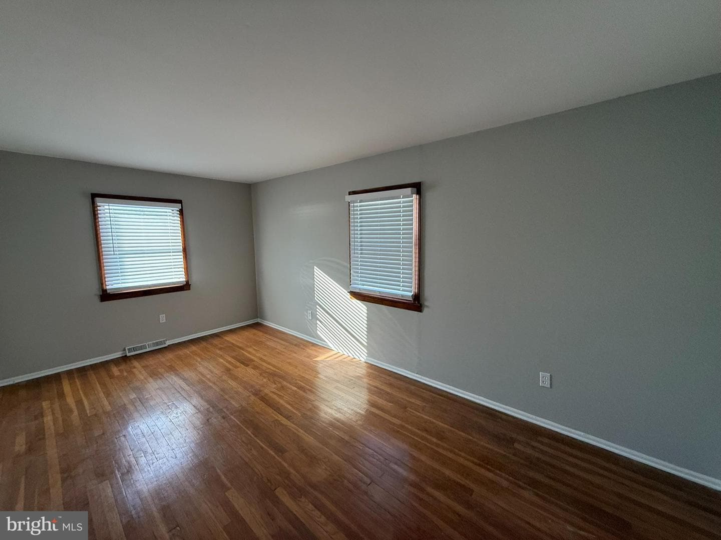 745 Windsor Place photo 22
